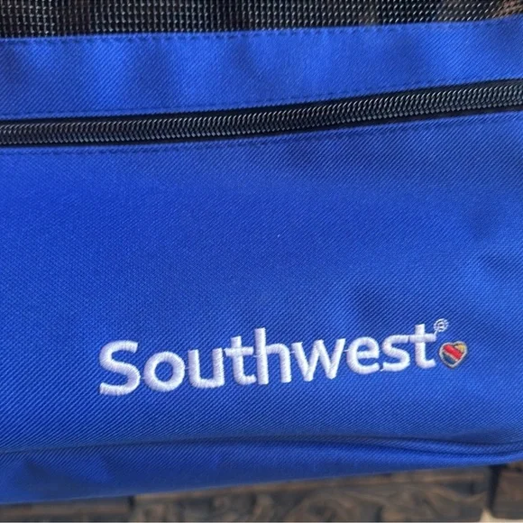 Southwest Airlines Branded Blue Soft Sided Pet Carrier Cat Small Dog Strap - Picture 6 of 7
